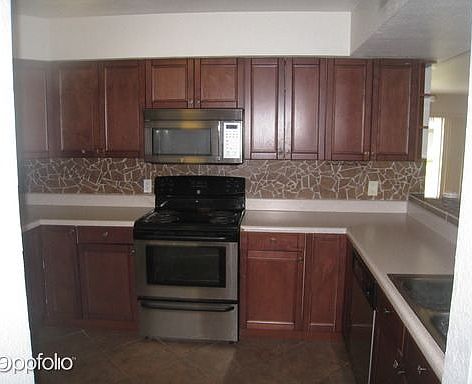 4th image of 1029 The Pointe Dr
