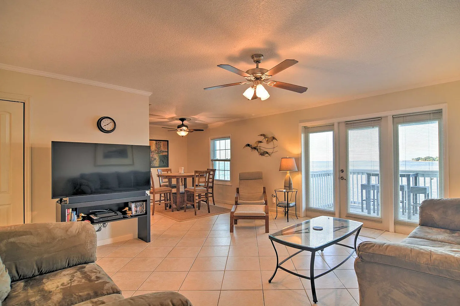 2 bed, 1.0 bath, 839 sqft, $4,580 — Photo 4