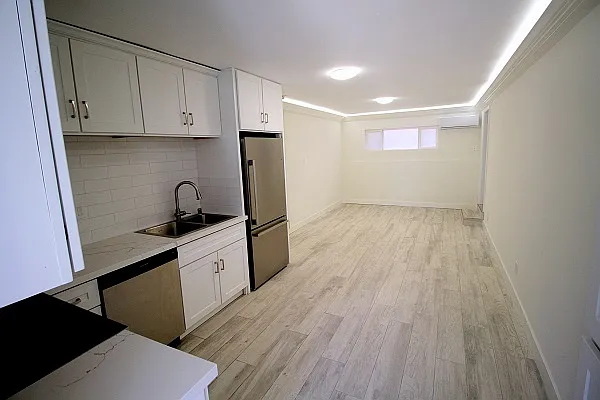 Studio, 375 sqft, $2,595 — Photo 3