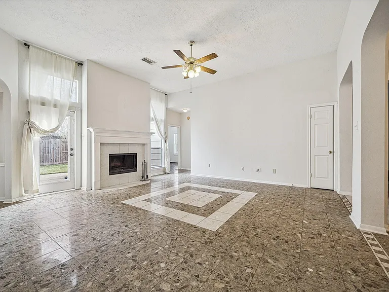119 Lissa Ln — Photo 5