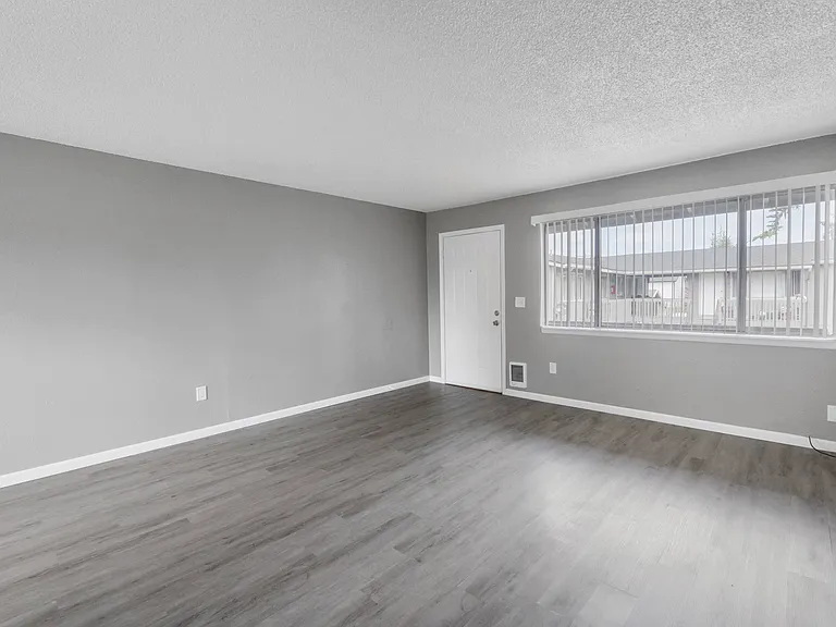 South Pacific Apartments — Photo 54