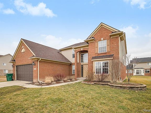 3rd image of 43602 S Timberview Dr