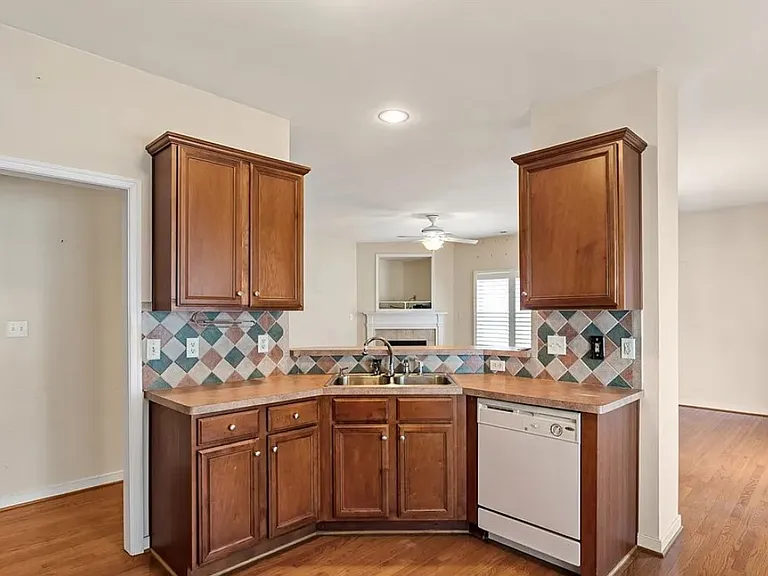 14537 Sailboat Cir — Photo 7