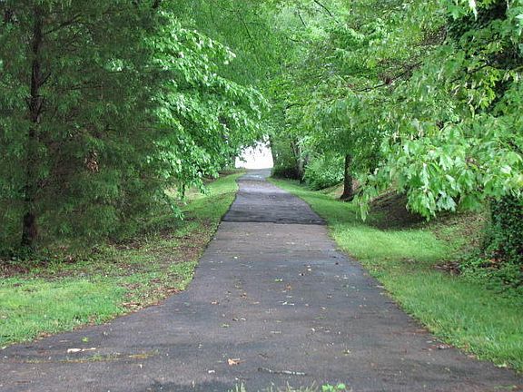 4th image of 364 Edgelake Dr