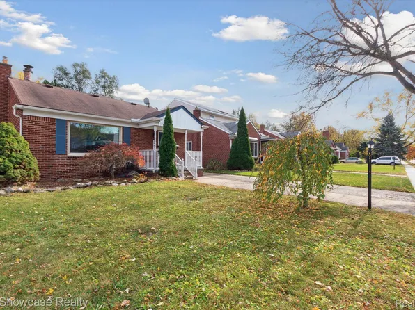24610 Sherman St, Oak Park, MI 48237