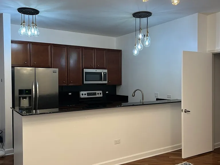 1322 S Prairie Ave #304 — Photo 2