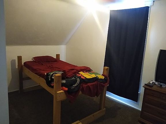 5th image of 521 W Wiley Ave