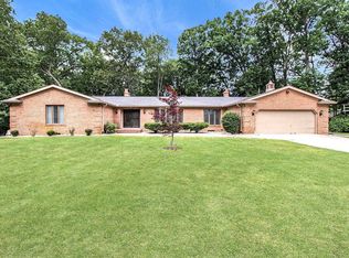 52105 Woodridge Dr, South Bend, IN