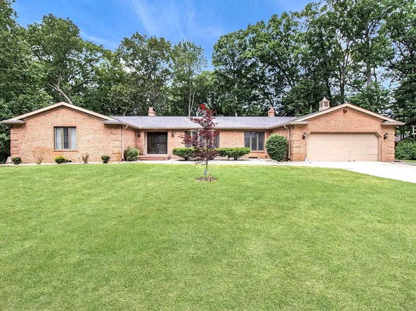 52105 Woodridge Dr, South Bend, IN 46635