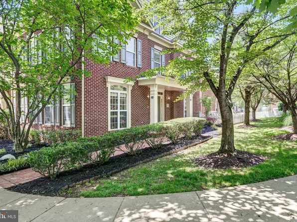 555 Longhorn Cres, Rockville, MD 20850