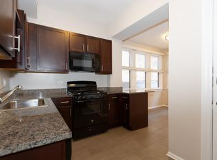 427 W Melrose St #2E, Chicago, IL 60657