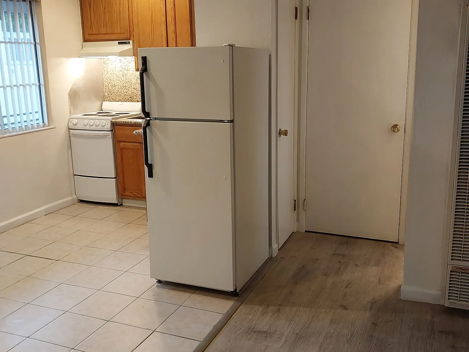 Studio, 400 sqft, $2,195 — Photo 2