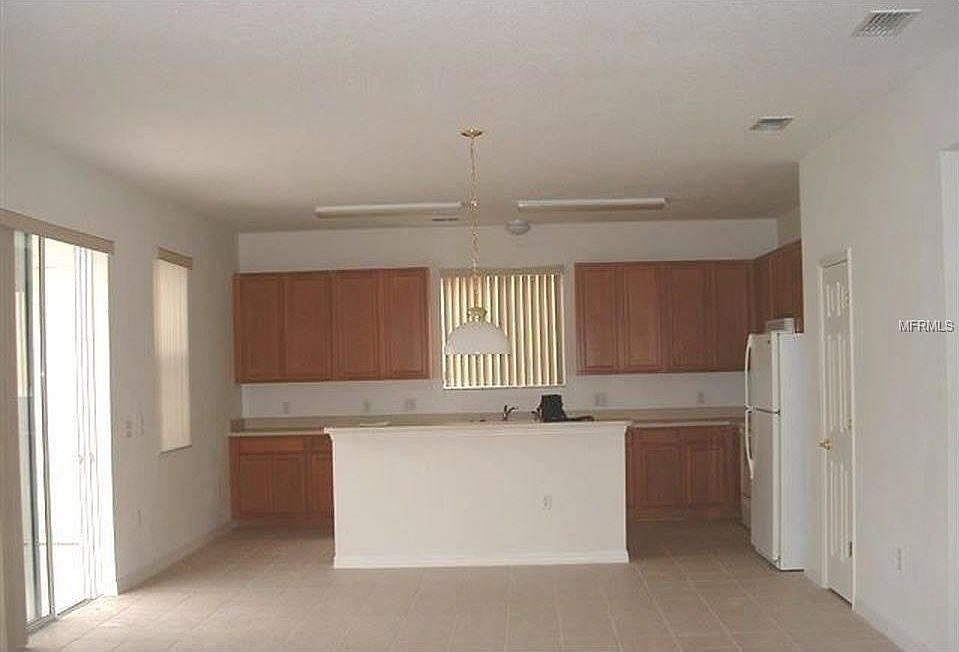 2nd image of 1074 Berkeley Dr