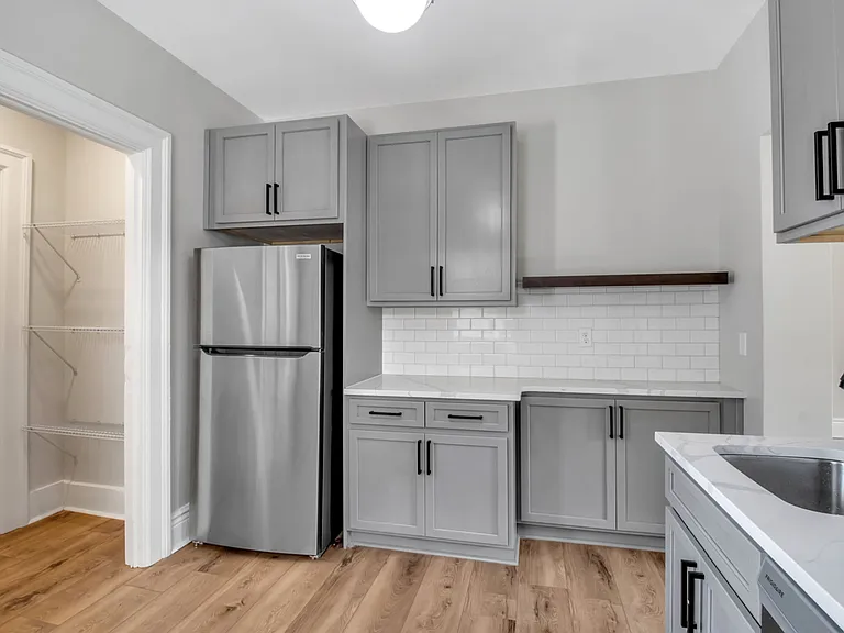 273 Richmond Avenue — Photo 13