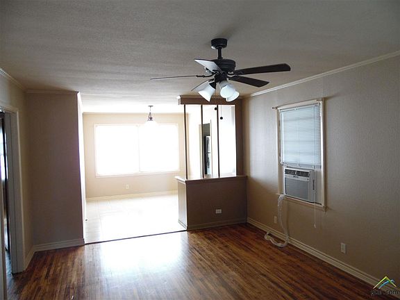 4th image of 221 S Peach Ave