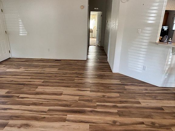 2nd image of 610 E Park Dr