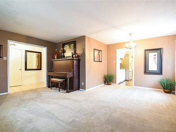 4th image of 1214 Mayfield Ave