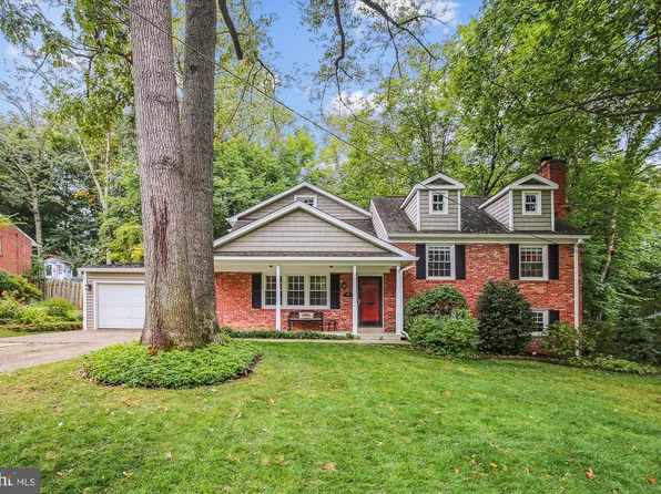 8915 Braeburn Dr, Annandale, VA 22003