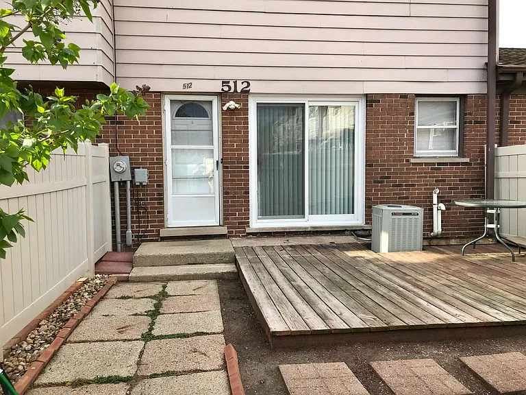 512 Washington Sq — Photo 10