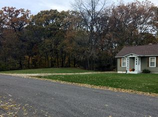 425 Maplewood Ave, Creve Coeur, IL