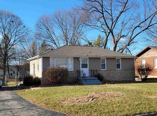 203 Elmhurst Dr, Washington, IL 61571
