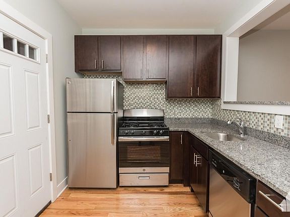 3rd image of 4409 N Wolcott Ave APT 1B