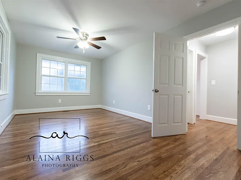126 Vanderbilt Cir — Photo 11