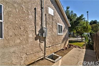 5th image of 648 W California St
