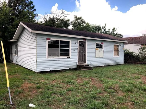 5924 Delany Rd, Hitchcock, TX 77563