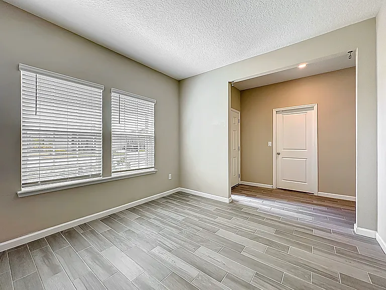 9504 Lovage Ln — Photo 6