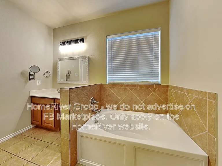 1908 Wayward Sun Dr — Photo 9