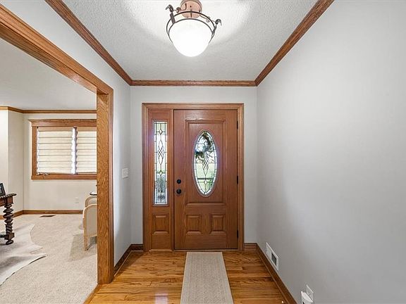 3rd image of 441 E 1700th Rd