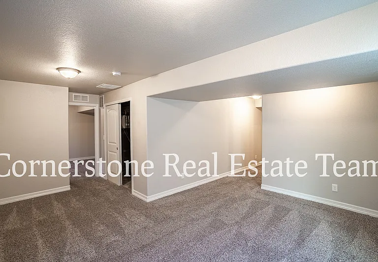 10758 Saco Dr — Photo 35