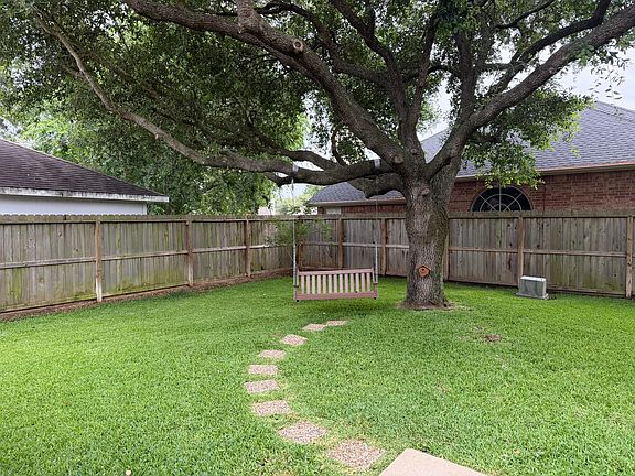 4th image of 8419 Castle Pond Ct