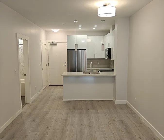 33996 Pine St #100 — Photo 2