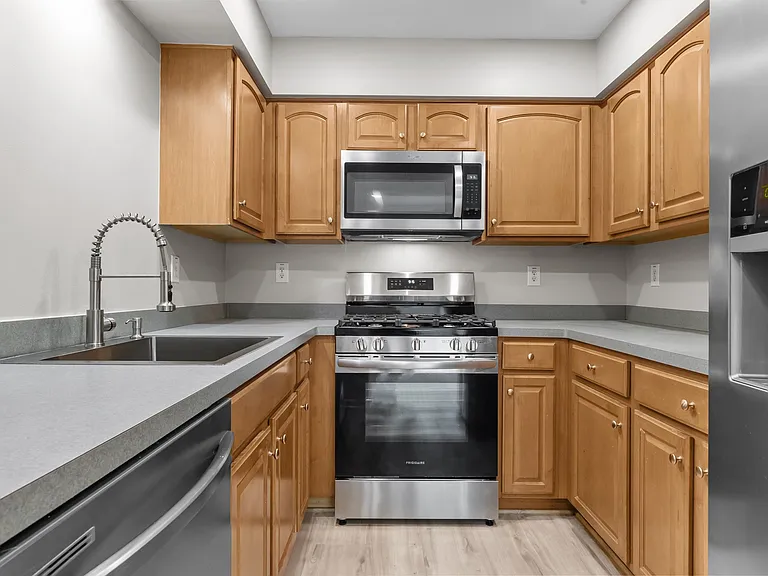 115 Goldfinch Ct #237 — Photo 10