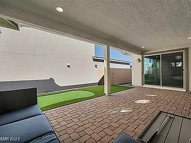 1012 E Sunset Rd — Photo 8
