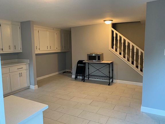 4th image of 912 Northwood St #B