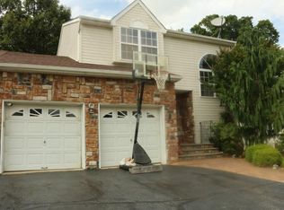 35 Kinglet Ave, Marlboro, NJ 07746