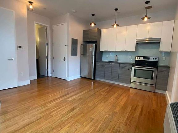 2nd image of 186 Herkimer St #B3
