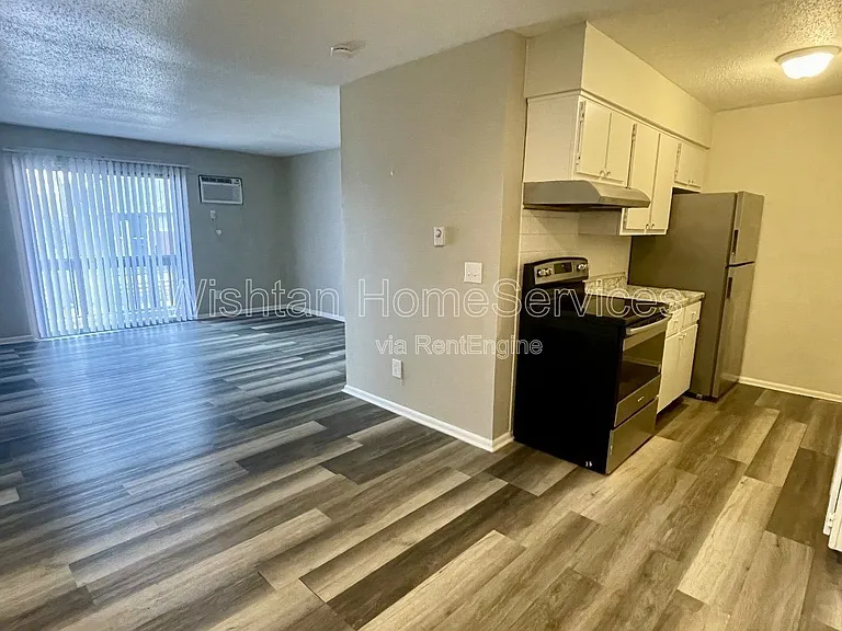 217 Charleston Blvd #4 — Photo 4