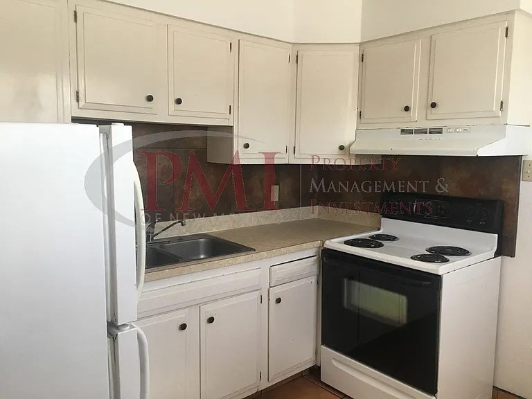 1007 Montana Avenue Apt. A — Photo 8