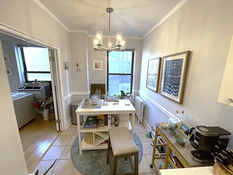 10 W Elm St — Photo 43