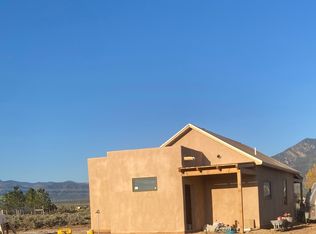 2 Kincaid Rd, El Prado, NM 87529