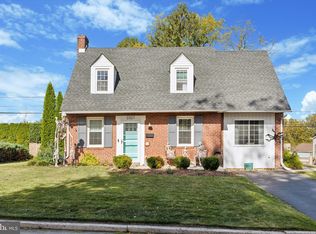 2327 N Gilinger Rd, Lafayette Hill, PA 19444