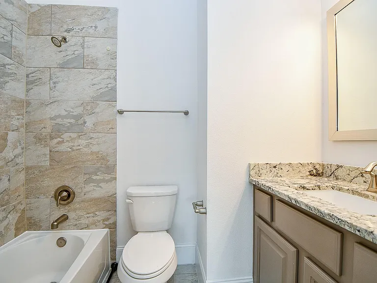 818 Yale St #A — Photo 22
