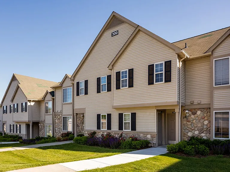 Auburn Gate Apartments — Photo 9