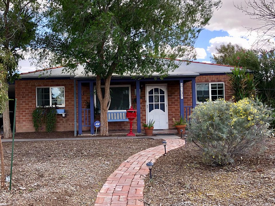 2137 West Mulberry 