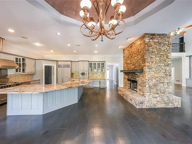 2747 Lockerly Ln — Photo 8