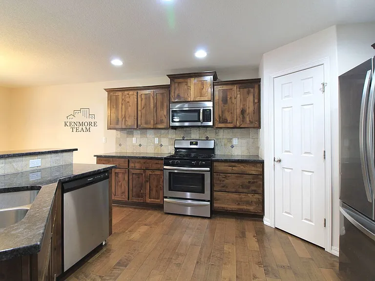 406 Lakerose Loop — Photo 2